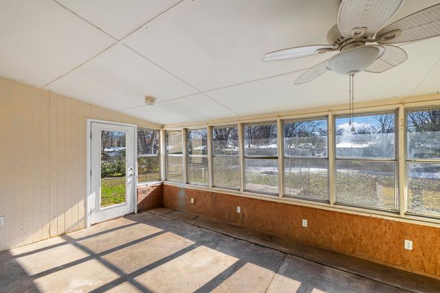 1632 W Berkeley Street, Springfield, MO 65807