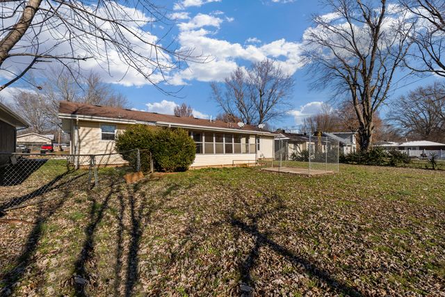 1632 W Berkeley Street, Springfield, MO 65807