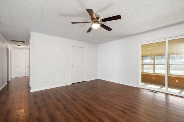 1632 W Berkeley Street, Springfield, MO 65807