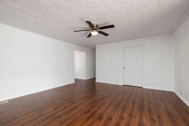 1632 W Berkeley Street, Springfield, MO 65807