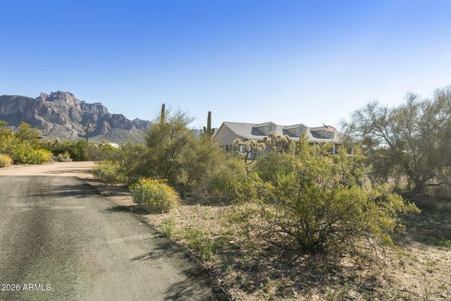 973 N Boyd Road, Apache Junction, AZ 85119