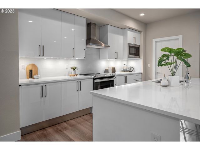 12131 Se MAJESTIC FALLS Ave, Happy Valley, OR 97086