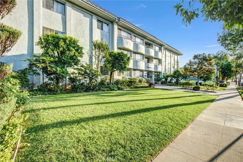 972 E California 304, Pasadena, CA 91106 — photo 3