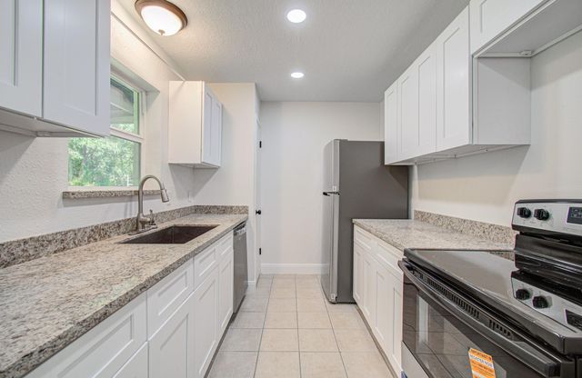 9843 Ribbonwood Street, Houston, TX 77078