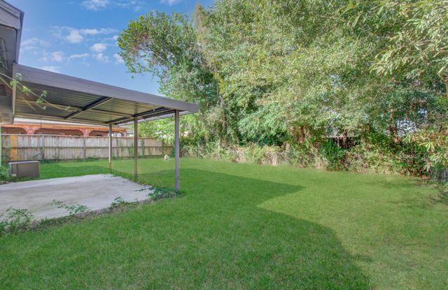 9843 Ribbonwood Street, Houston, TX 77078