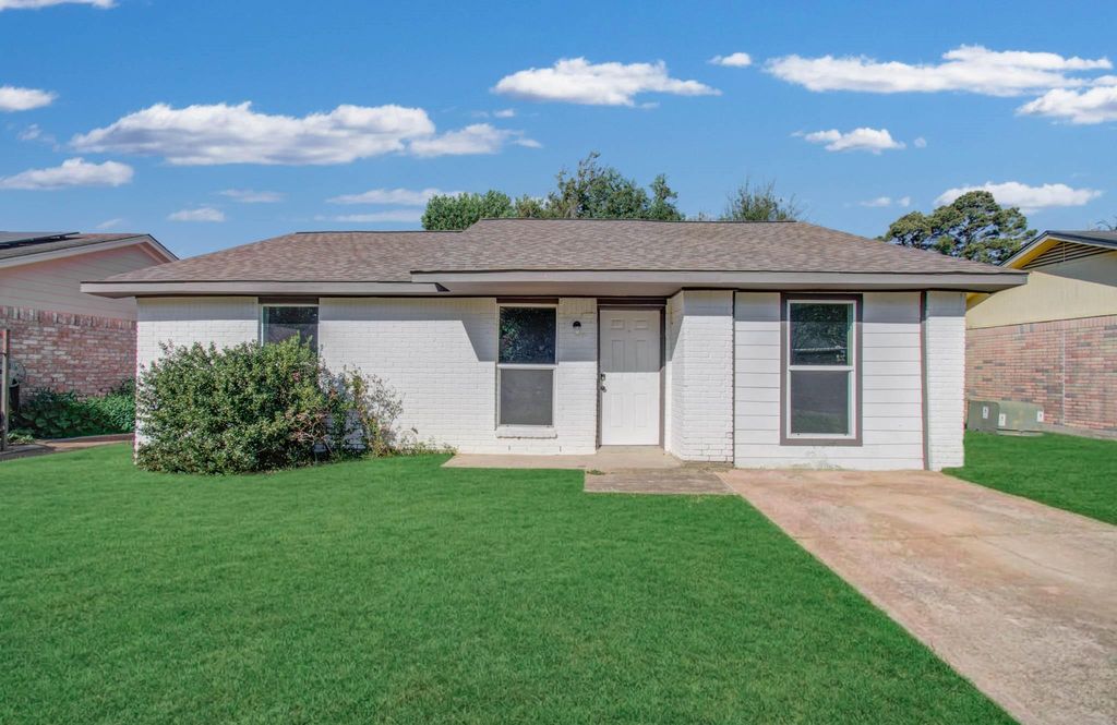 9843 Ribbonwood Street, Houston, TX 77078