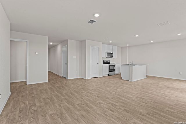 919 Prince Albert, Seguin, TX 78155