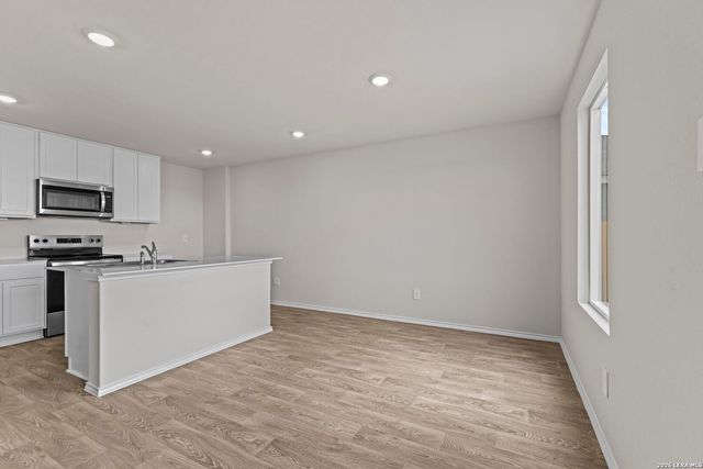 919 Prince Albert, Seguin, TX 78155