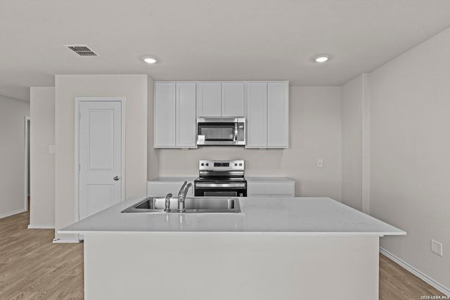 919 Prince Albert, Seguin, TX 78155