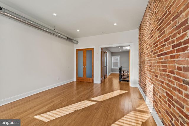 412 E LANVALE ST, Baltimore, MD 21202