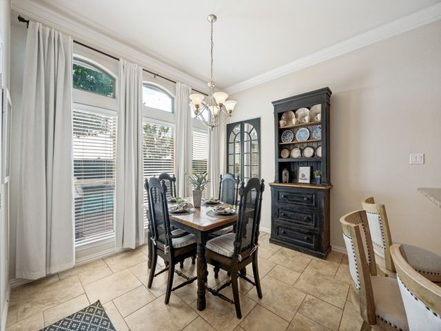 8115 Oak Hollow Drive, Arlington, TX 76001