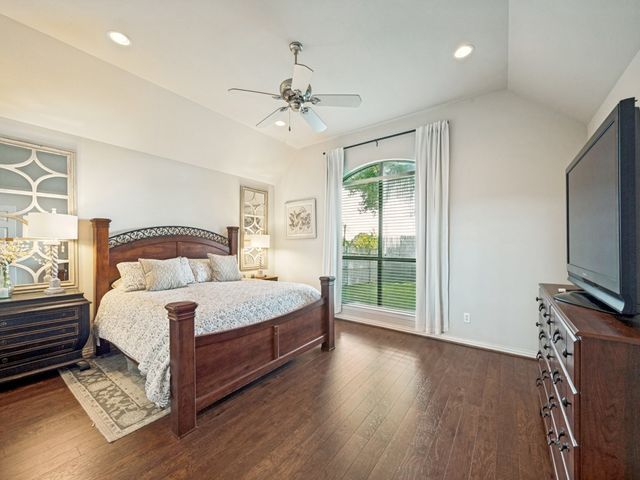 8115 Oak Hollow Drive, Arlington, TX 76001