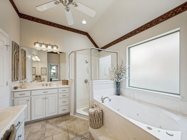 8115 Oak Hollow Drive, Arlington, TX 76001