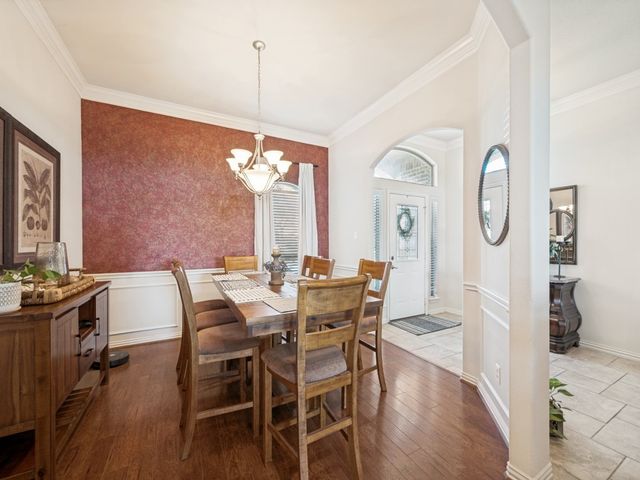 8115 Oak Hollow Drive, Arlington, TX 76001