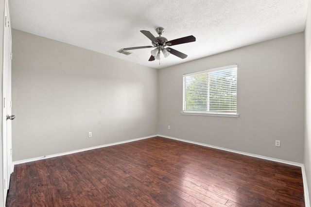 7203 Lazy Summer Court, Magnolia, TX 77354