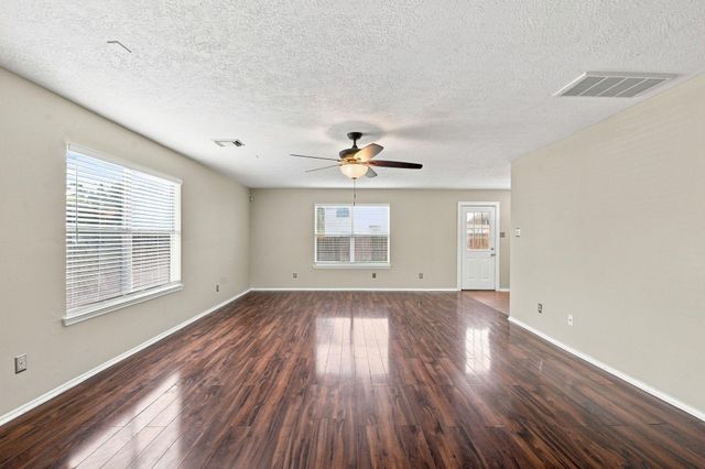7203 Lazy Summer Court, Magnolia, TX 77354