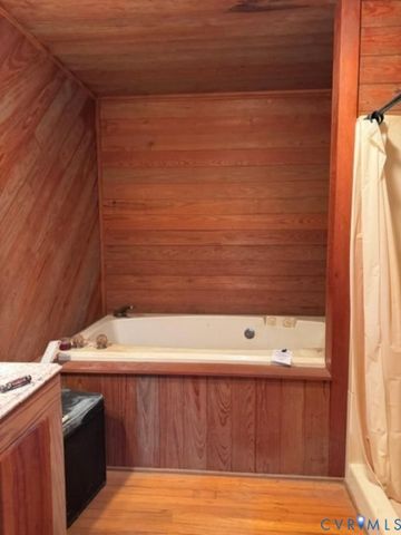 9679 Bridges Bend Rd, Gloucester, VA 23061