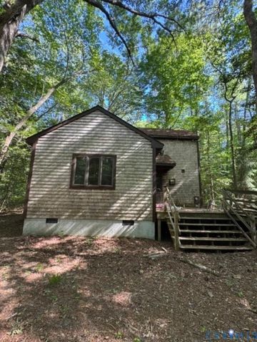 9679 Bridges Bend Rd, Gloucester, VA 23061