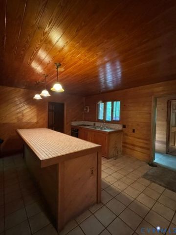 9679 Bridges Bend Rd, Gloucester, VA 23061
