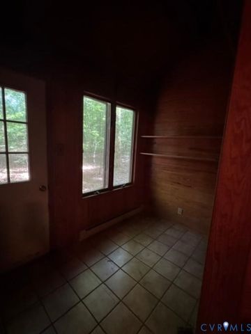 9679 Bridges Bend Rd, Gloucester, VA 23061