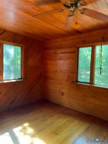 9679 Bridges Bend Rd, Gloucester, VA 23061
