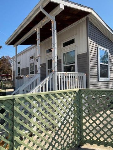 210 Rabbit Road, Hollister, MO 65672