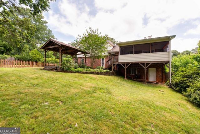 721 Dorsey Circle SW, Lilburn, GA 30047