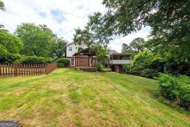 721 Dorsey Circle SW, Lilburn, GA 30047