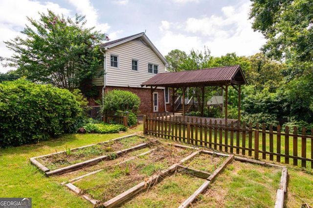 721 Dorsey Circle SW, Lilburn, GA 30047