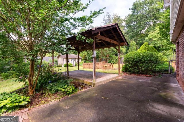 721 Dorsey Circle SW, Lilburn, GA 30047