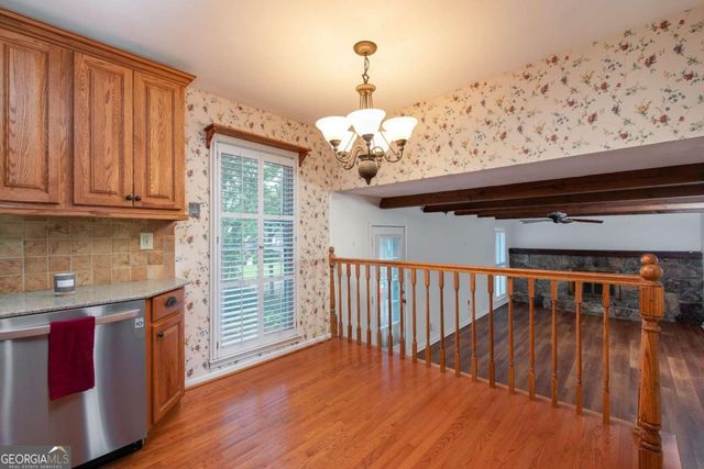 721 Dorsey Circle SW, Lilburn, GA 30047