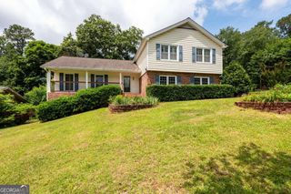 721 Dorsey Circle SW, Lilburn, GA 30047