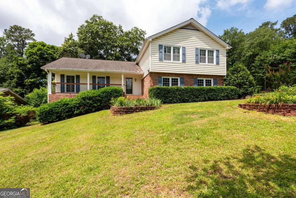 721 Dorsey Circle SW, Lilburn, GA 30047