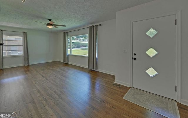 1398 Cumberland Drive, Gainesville, GA 30501