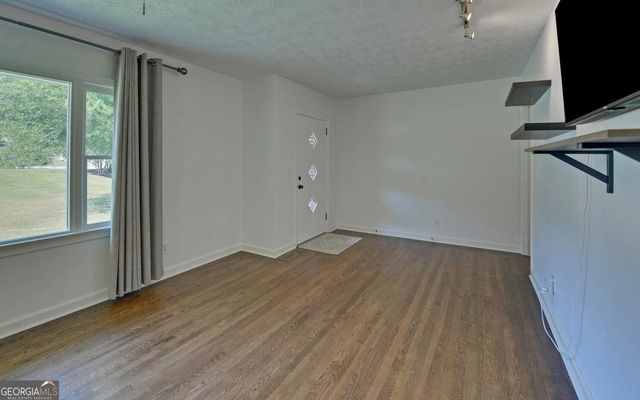 1398 Cumberland Drive, Gainesville, GA 30501