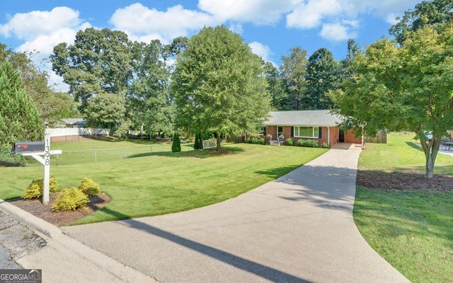 1398 Cumberland Drive, Gainesville, GA 30501