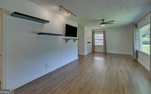 1398 Cumberland Drive, Gainesville, GA 30501