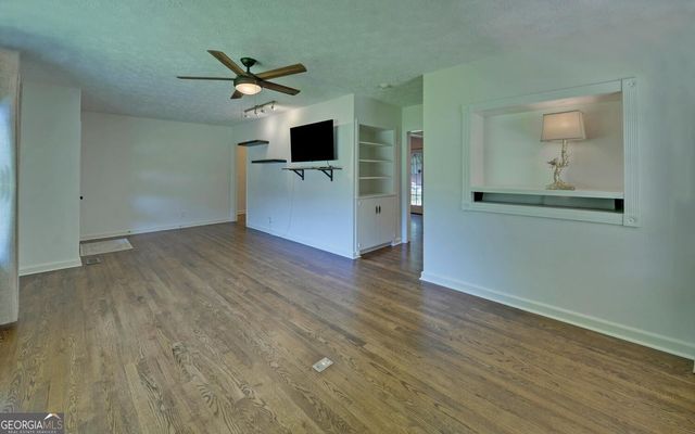 1398 Cumberland Drive, Gainesville, GA 30501