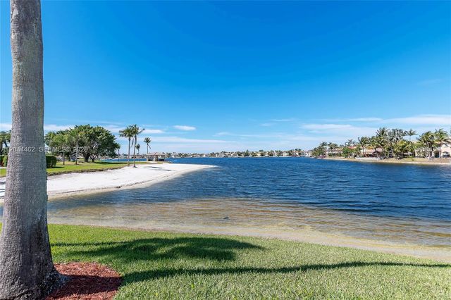 10700 NW 66th St 204, Doral, FL 33178