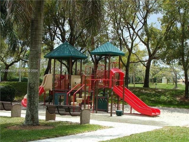 10700 NW 66th St 204, Doral, FL 33178