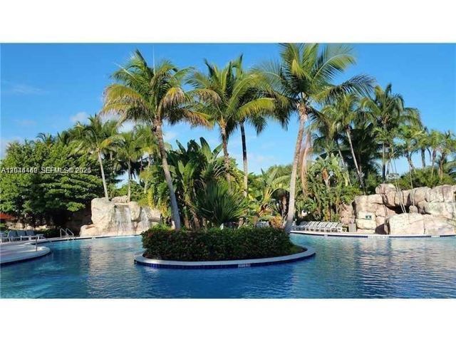 10700 NW 66th St 204, Doral, FL 33178