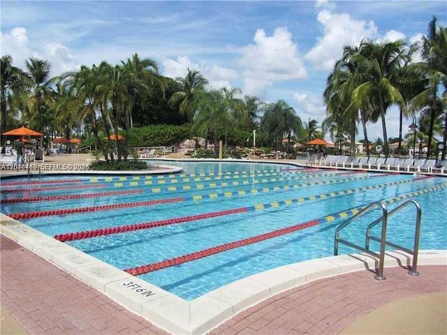 10700 NW 66th St 204, Doral, FL 33178