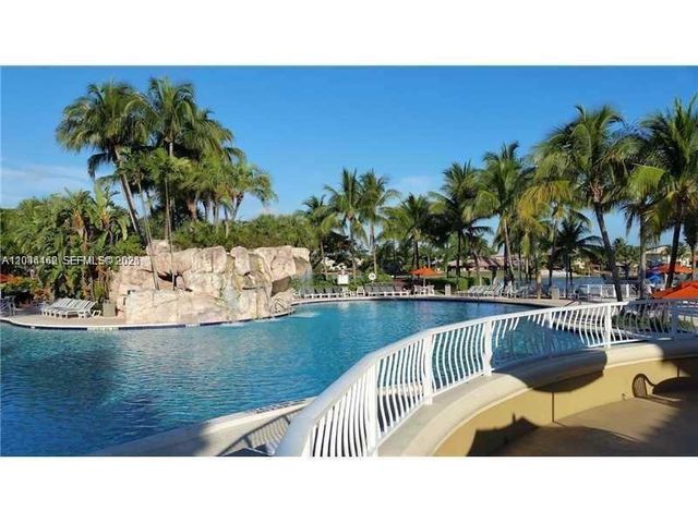 10700 NW 66th St 204, Doral, FL 33178