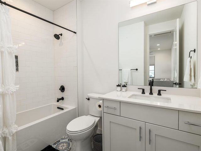 800 Emilia CT, Austin, TX 78746