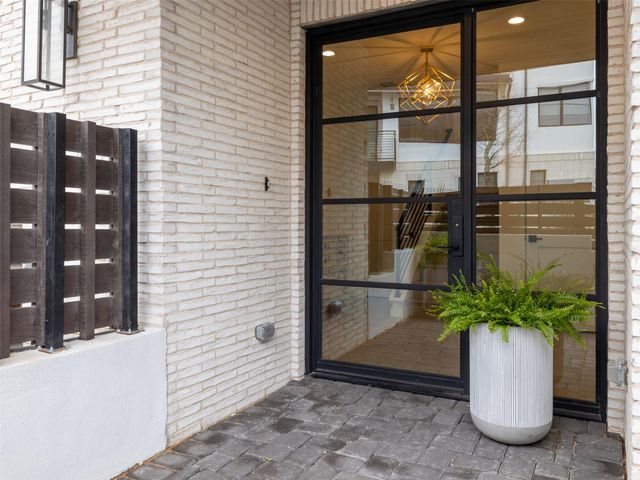 800 Emilia CT, Austin, TX 78746