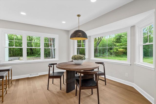 10525 N Fairway LANE, Mequon, WI 53092