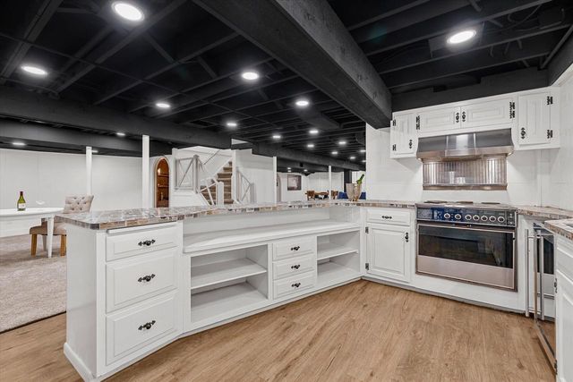 10525 N Fairway LANE, Mequon, WI 53092