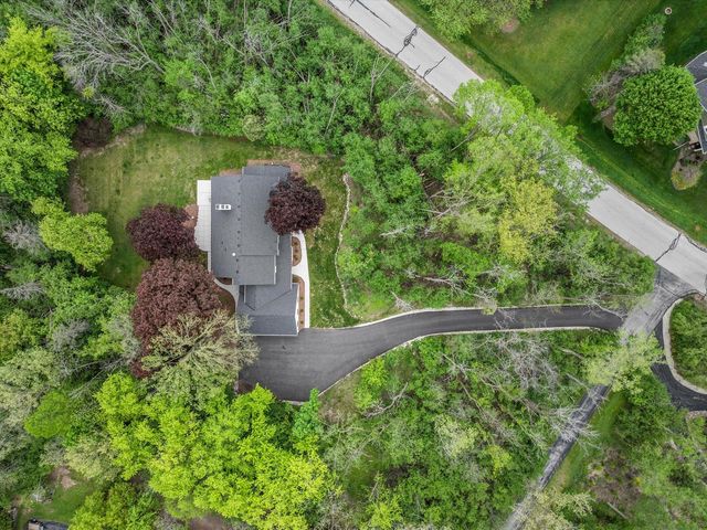 10525 N Fairway LANE, Mequon, WI 53092