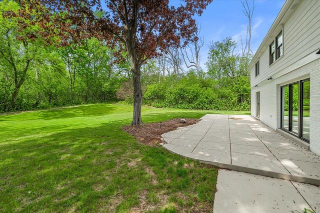 10525 N Fairway LANE, Mequon, WI 53092