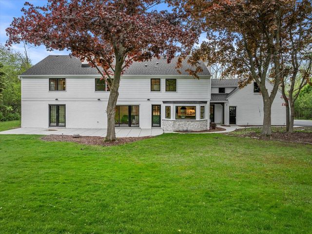 10525 N Fairway LANE, Mequon, WI 53092